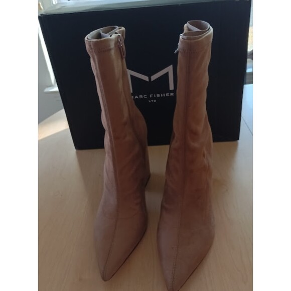 NIB Marc Fisher LTD Medium Natural Suede Larry Pointed Toe Ankle Boots Size 9.5 - Picture 4 of 13